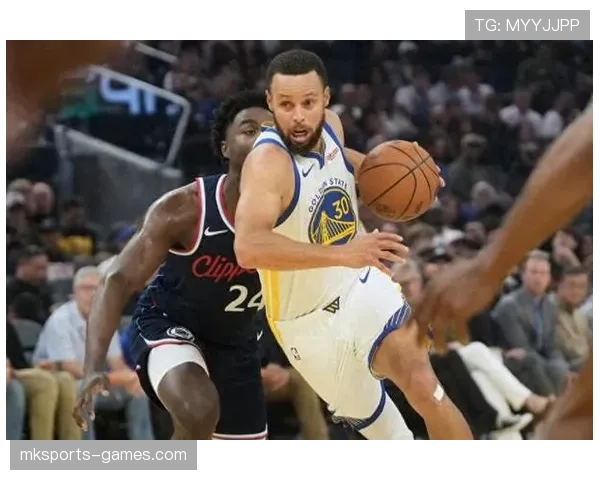 比尔靠单打拉开差距效率更依赖突破与库里不同